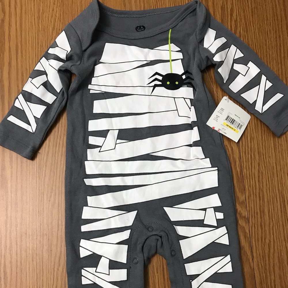 NWT 0-3m Mummy Halloween romper